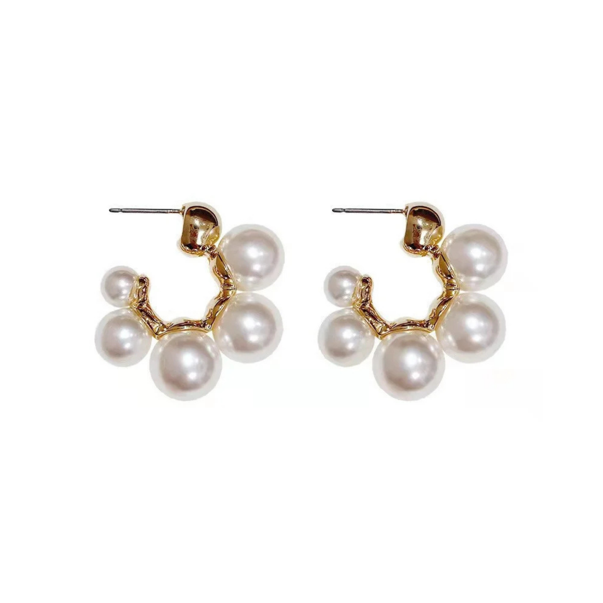 Orecchini Cerchio Dorato con Perle Eleganti - NobleHeritageCharms